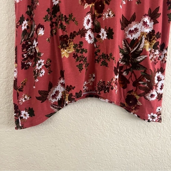 Ana - Floral tunic Top size Large - Picture 9 of 9